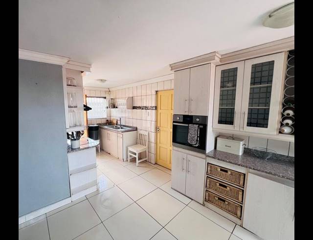 4 BEDROOM HOUSE FOR SALE IN CLAYVILLE